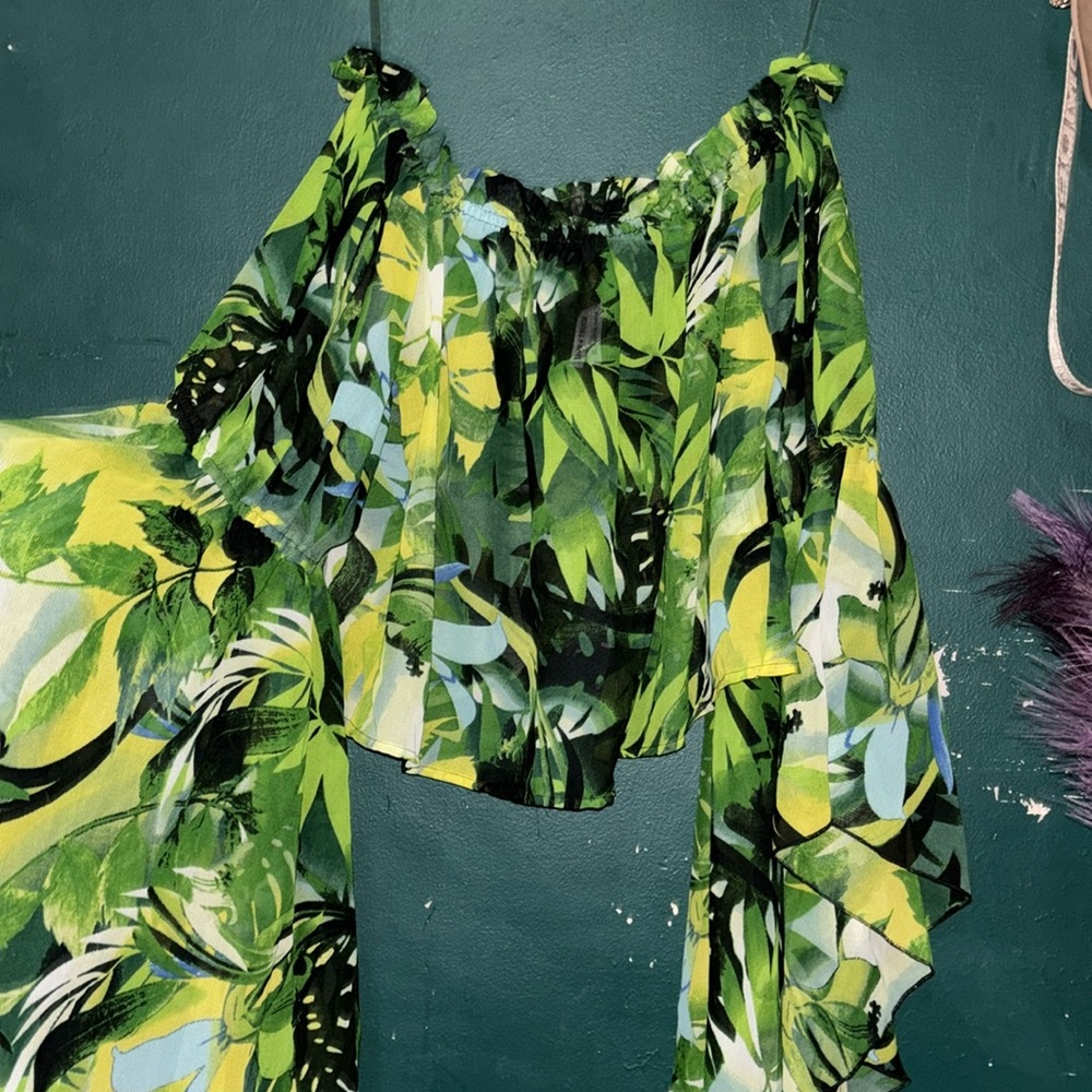 Tropical top